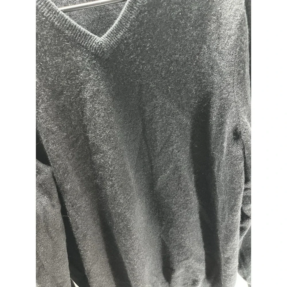 Club Room Medium M Estate Cashmere Sweater V Neck Black‎ Preppy Business
